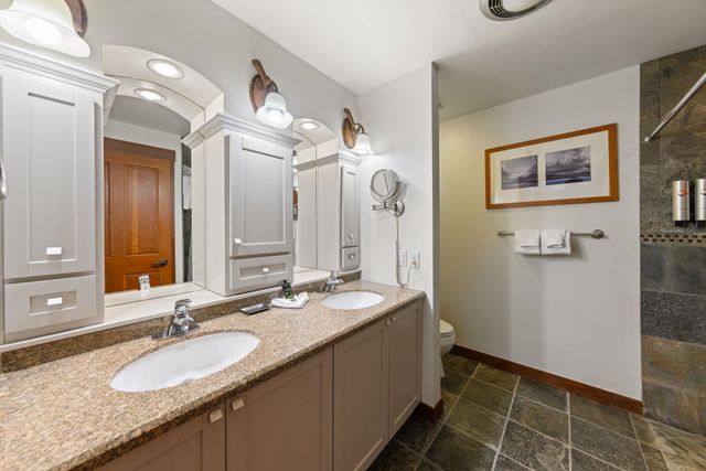 1985 Olympic Valley Rd Unit 216 2-216, Olympic Valley, CA 96146