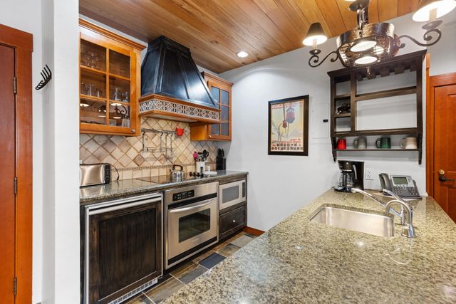 1985 Olympic Valley Rd Unit 216 2-216, Olympic Valley, CA 96146