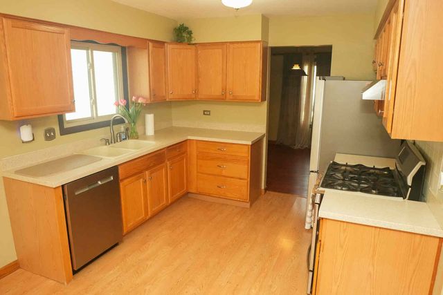 3103 Smoke Tree Court, Hazel Crest, IL 60429