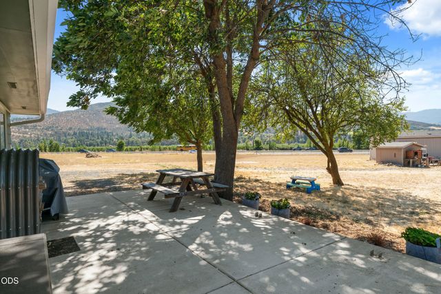 728 W Valley View, Ashland, OR 97520