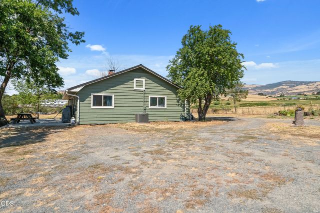 728 W Valley View, Ashland, OR 97520