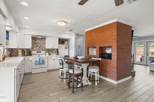 728 W Valley View, Ashland, OR 97520