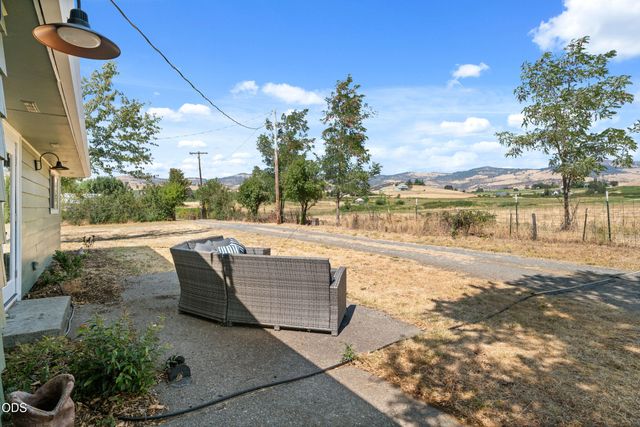 728 W Valley View, Ashland, OR 97520