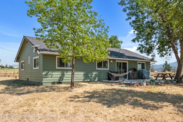 728 W Valley View, Ashland, OR 97520