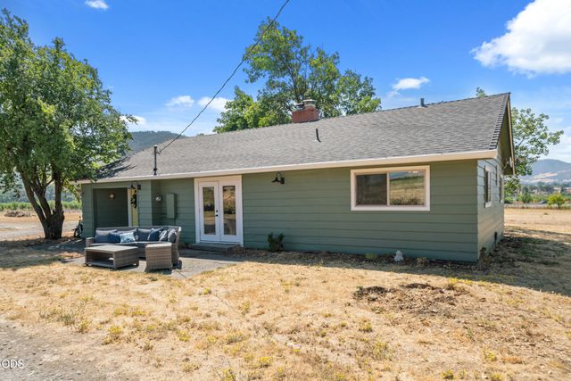 728 W Valley View, Ashland, OR 97520