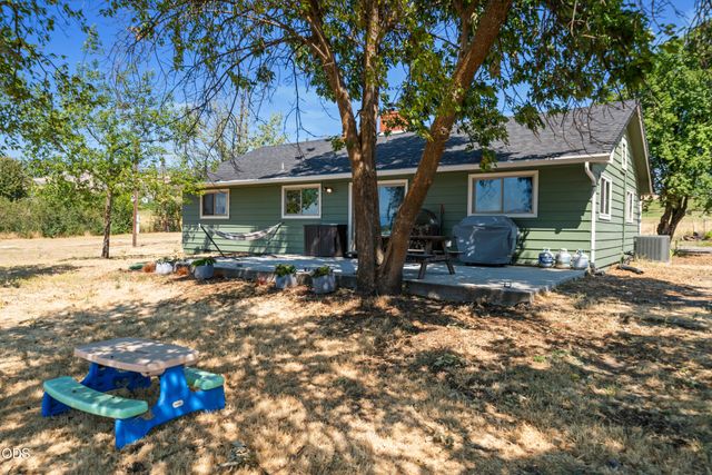 728 W Valley View, Ashland, OR 97520