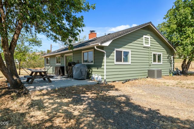 728 W Valley View, Ashland, OR 97520