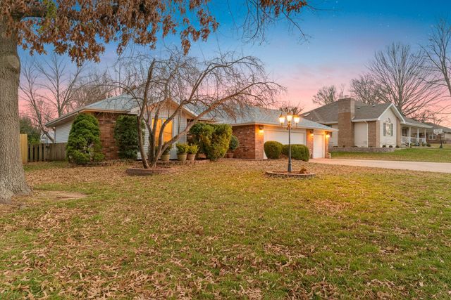 204 N Meadow Street, Nixa, MO 65714