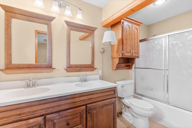 204 N Meadow Street, Nixa, MO 65714