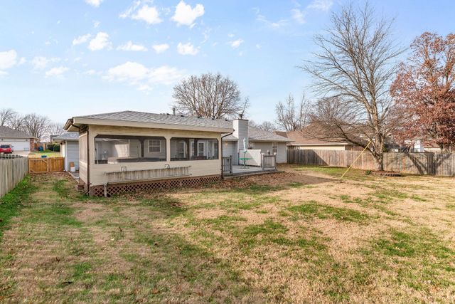 204 N Meadow Street, Nixa, MO 65714