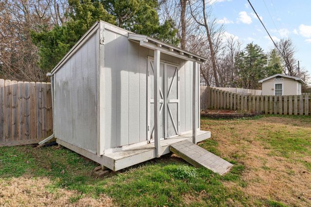 204 N Meadow Street, Nixa, MO 65714