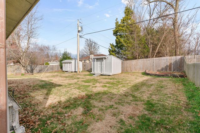 204 N Meadow Street, Nixa, MO 65714