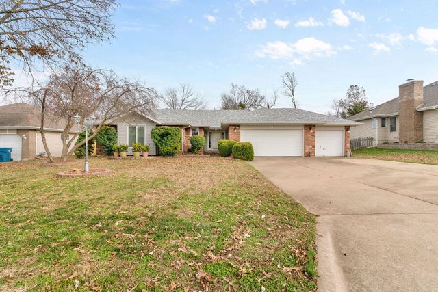 204 N Meadow Street, Nixa, MO 65714