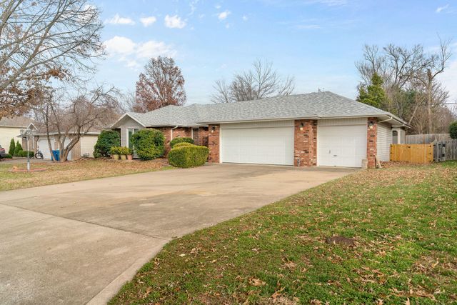 204 N Meadow Street, Nixa, MO 65714