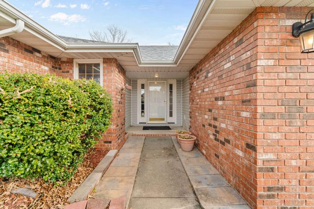 204 N Meadow Street, Nixa, MO 65714