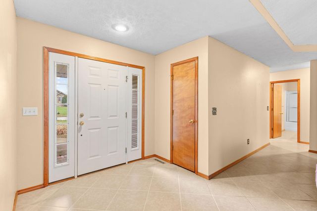 204 N Meadow Street, Nixa, MO 65714