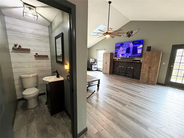 456 NW 151st Road, Clinton, MO 64735