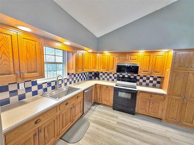 456 NW 151st Road, Clinton, MO 64735