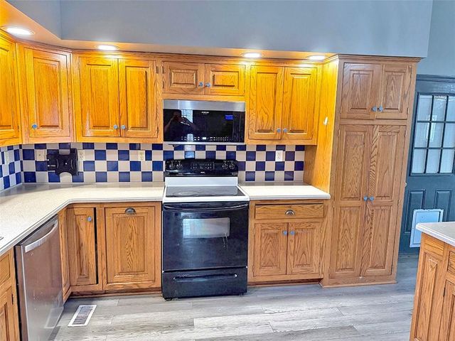 456 NW 151st Road, Clinton, MO 64735