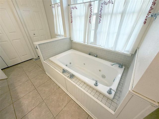 456 NW 151st Road, Clinton, MO 64735