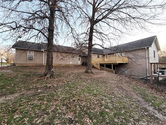 456 NW 151st Road, Clinton, MO 64735