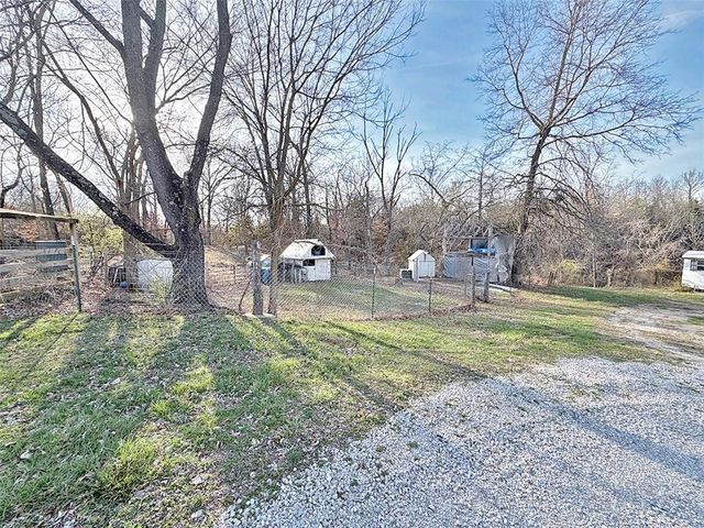 456 NW 151st Road, Clinton, MO 64735