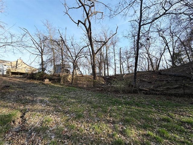 456 NW 151st Road, Clinton, MO 64735