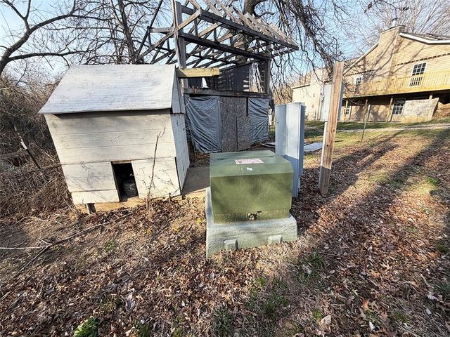 456 NW 151st Road, Clinton, MO 64735