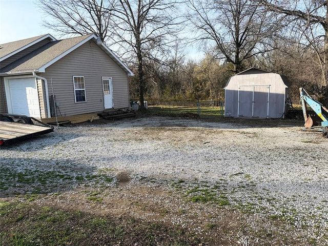 456 NW 151st Road, Clinton, MO 64735