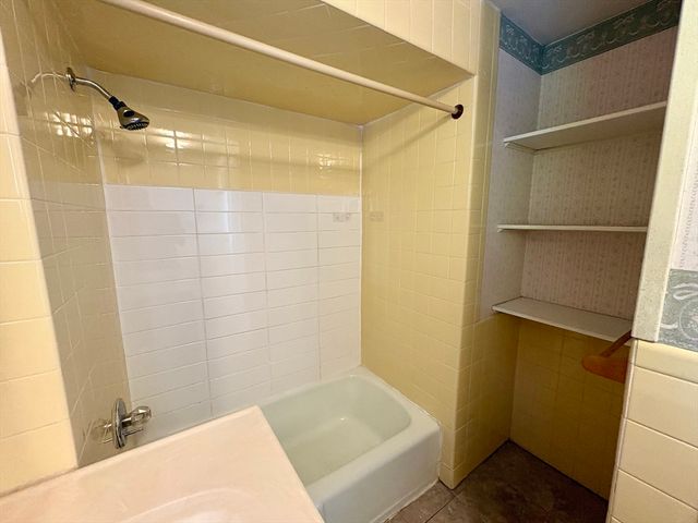 158 Adams St 3, Newton, MA 02458