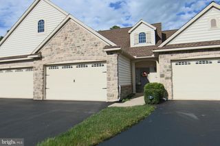 7 PFAUTZ CIR, Elizabethtown, PA 17022