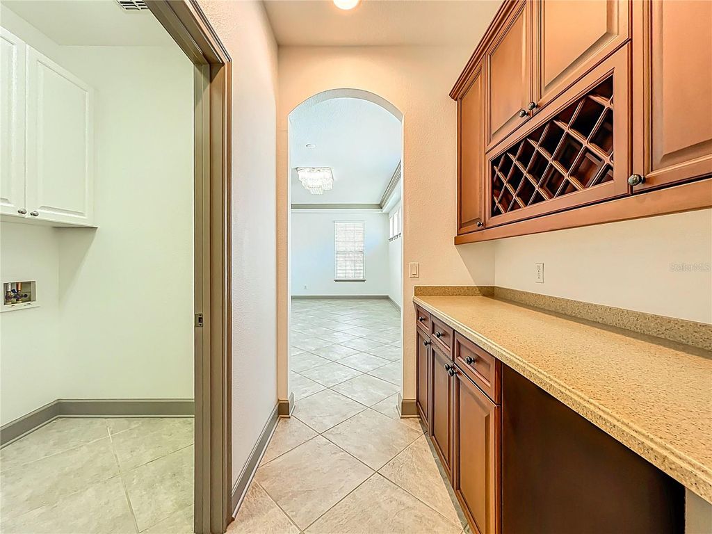 Image 14 of property listing at 6953 TETTENHALL LANE, Windermere, FL 34786