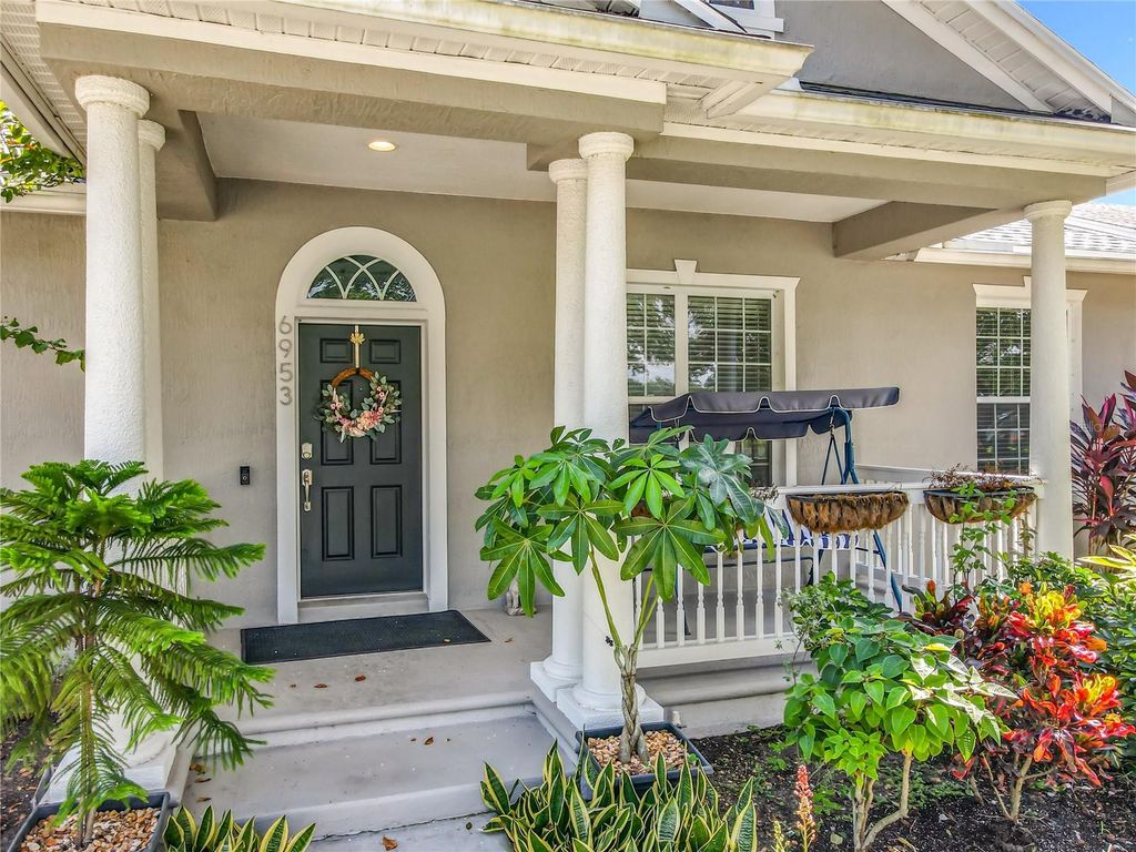 Image 5 of property listing at 6953 TETTENHALL LANE, Windermere, FL 34786