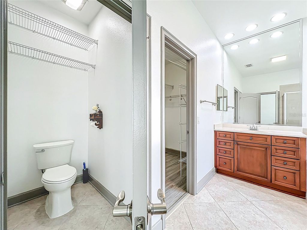 Image 43 of property listing at 6953 TETTENHALL LANE, Windermere, FL 34786