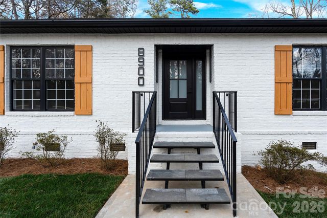 8900 Blaydon Drive, Charlotte, NC 28227