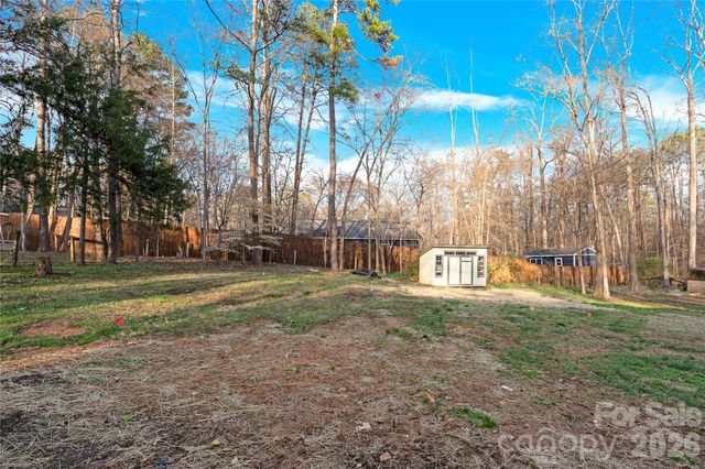 8900 Blaydon Drive, Charlotte, NC 28227