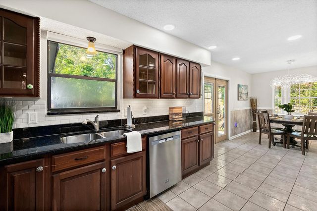 5351 Gathering Oaks Ct, Jacksonville, FL 32258