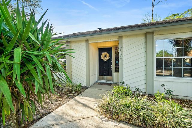 5351 Gathering Oaks Ct, Jacksonville, FL 32258