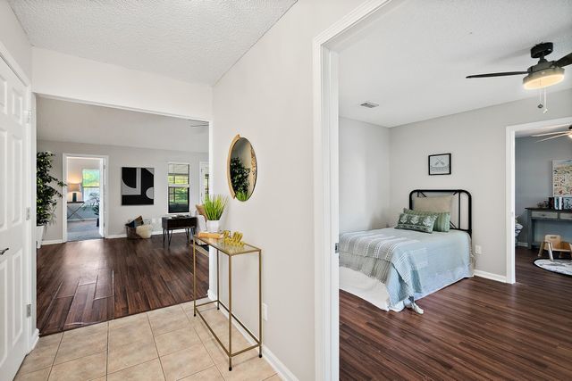 5351 Gathering Oaks Ct, Jacksonville, FL 32258