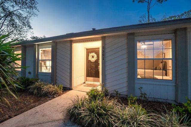 5351 Gathering Oaks Ct, Jacksonville, FL 32258