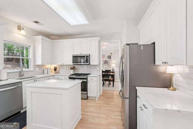 605 Silverberry Lane, Sugar Hill, GA 30518