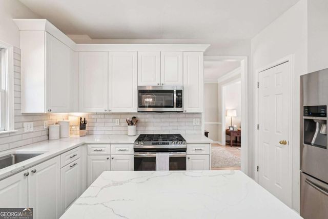 605 Silverberry Lane, Sugar Hill, GA 30518