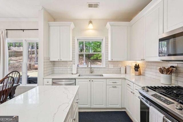 605 Silverberry Lane, Sugar Hill, GA 30518