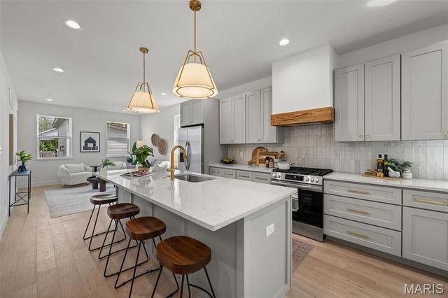 6405 Hancock Avenue, St Louis, MO 63139