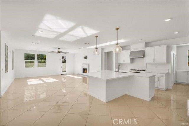 2872 Santa Fiora, Corona, CA 92882