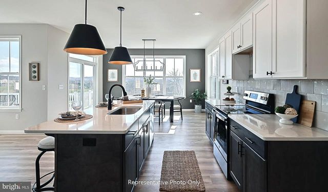 104 NOTTING HILL CT, Mechanicsburg, PA 17050