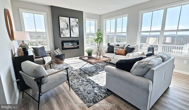 104 NOTTING HILL CT, Mechanicsburg, PA 17050