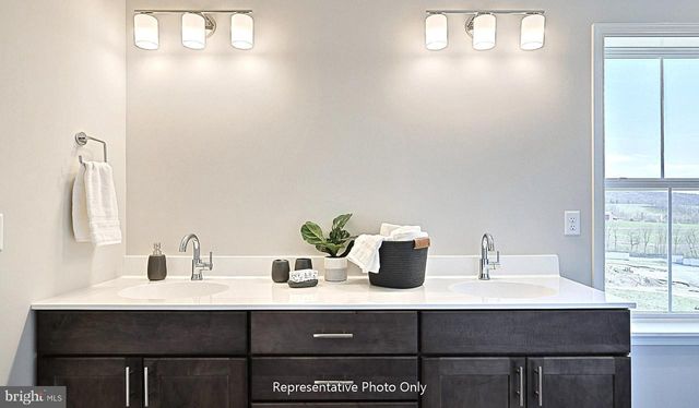 104 NOTTING HILL CT, Mechanicsburg, PA 17050