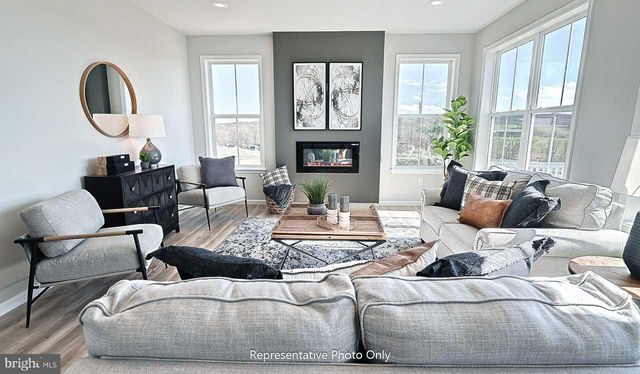 104 NOTTING HILL CT, Mechanicsburg, PA 17050