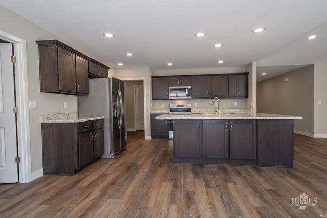 2805 W Preserve Lane, Muncie, IN 47304